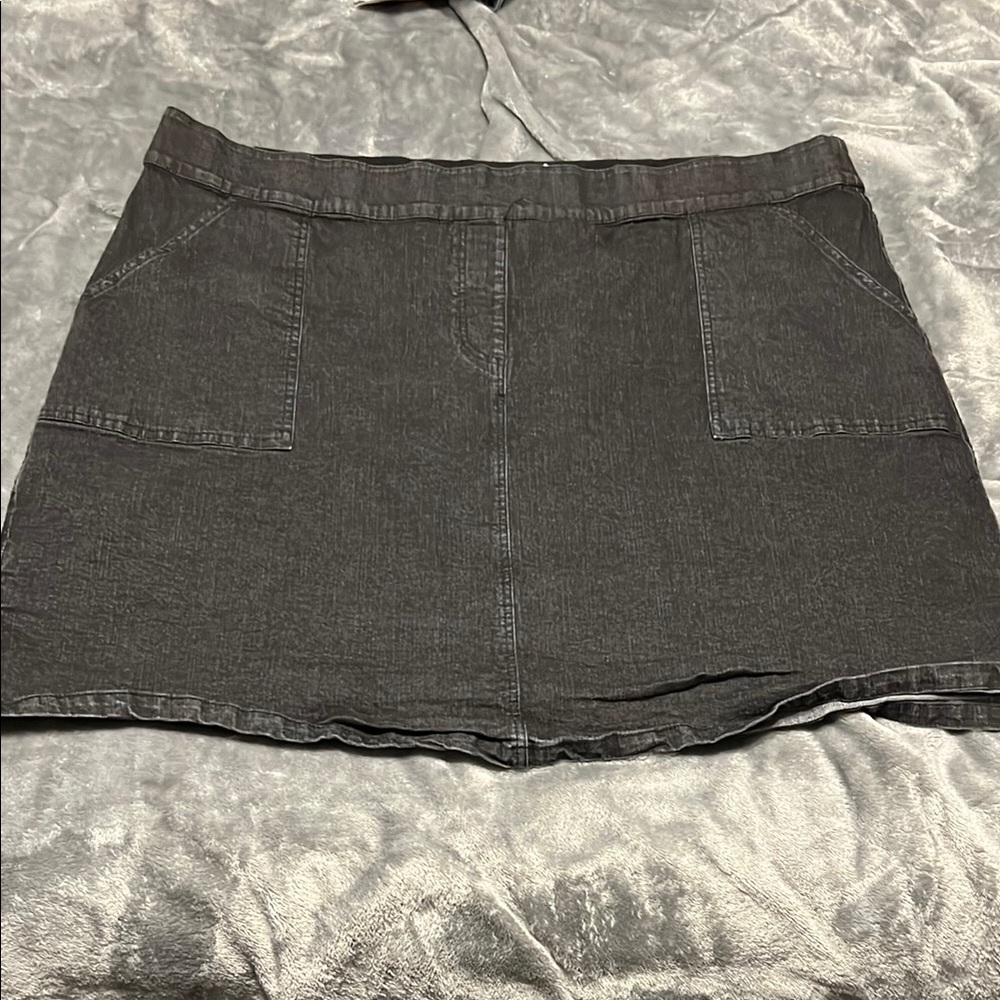 Stylish Black Denim Skort